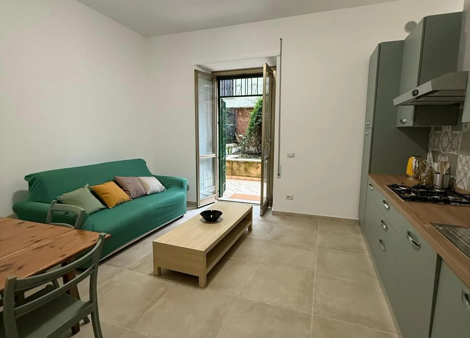 Luna Apartments - Roma 0*, Rome Italy